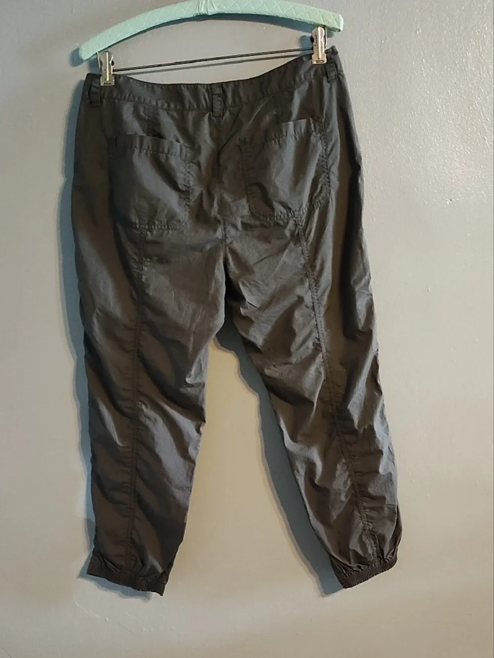 LOFT Women's Dark Charcoal Gray Capris with Zip Pockets